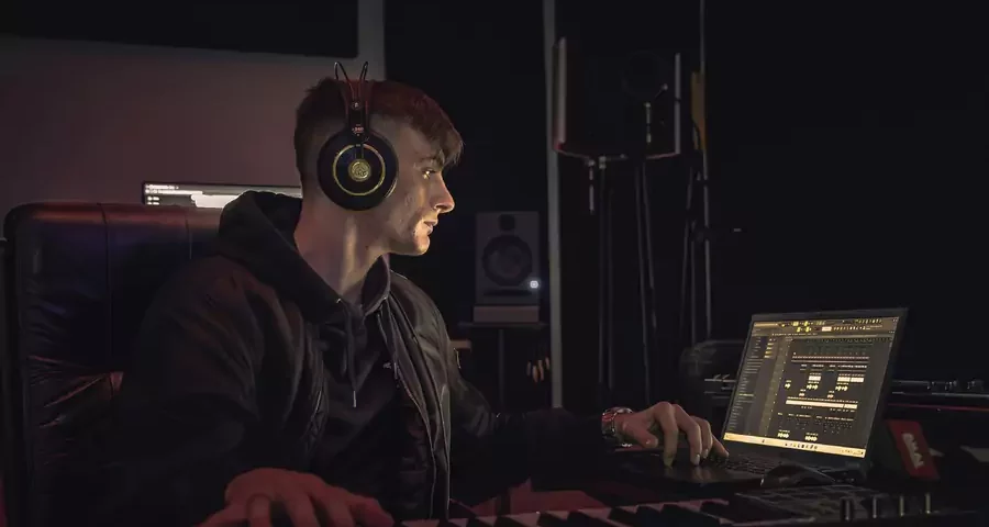 Wie du mit einem gemieteten Büro als DJ deine Kreativität auf ein neues Level bringst