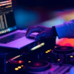 Der ultimative Guide für deinen Bühnen-Look: DJ-Mode, die begeistert!